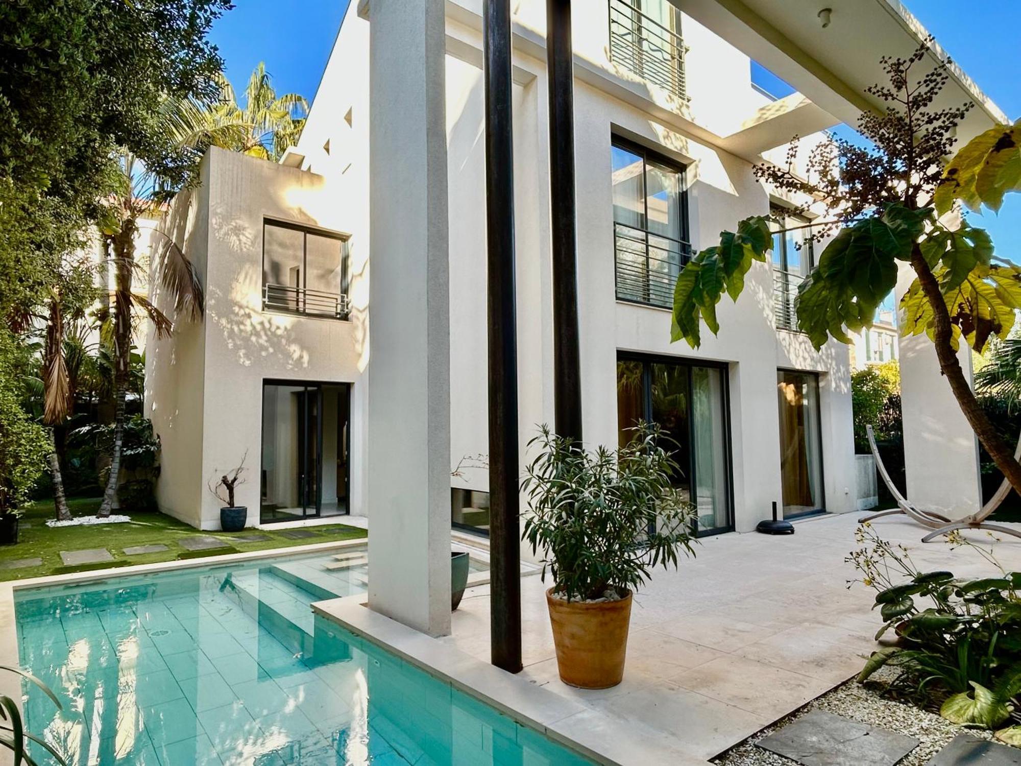 Rumah Bali Villa Cannes Dış mekan fotoğraf